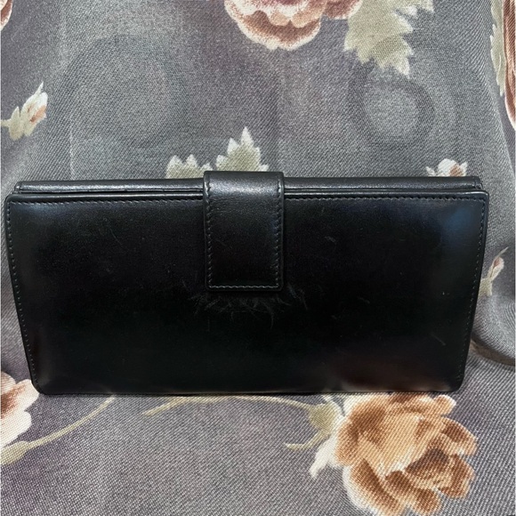 Gucci Leather Wallet made in Italy. Edges Excellent condition.Stamp 112715-2149 - Picture 2 of 14